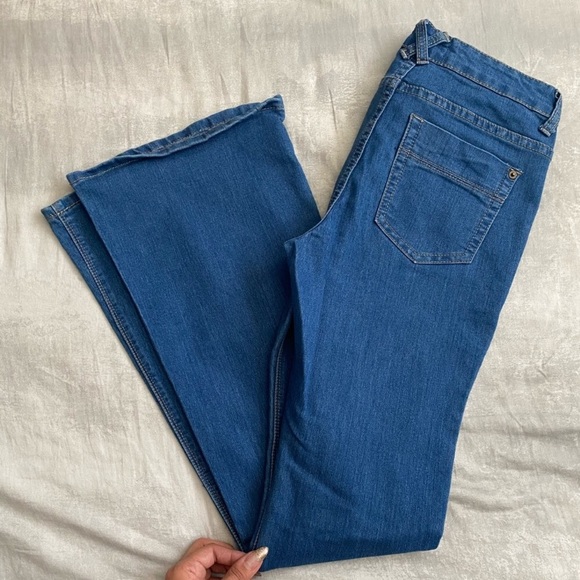 SOLD Flare jeans - Picture 4 of 4